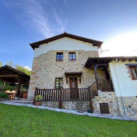 Apartamentos Rurales La Caviana Cangas de Onis Exterior photo